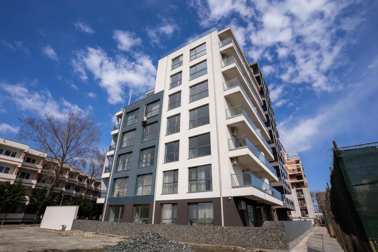 Velier Holiday Apartments Mamaia Esterno foto