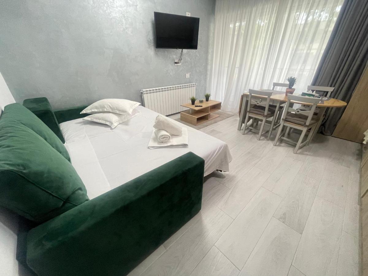 Velier Holiday Apartments Mamaia Esterno foto