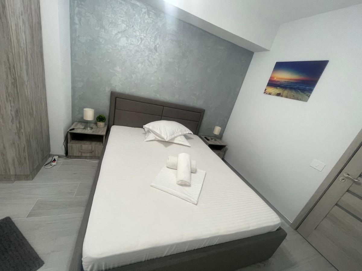 Velier Holiday Apartments Mamaia Esterno foto