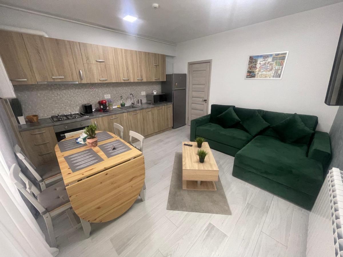 Velier Holiday Apartments Mamaia Esterno foto