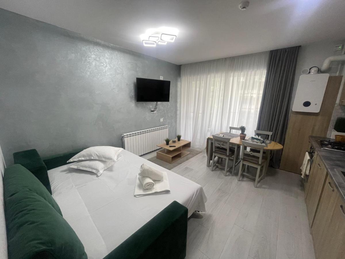 Velier Holiday Apartments Mamaia Esterno foto