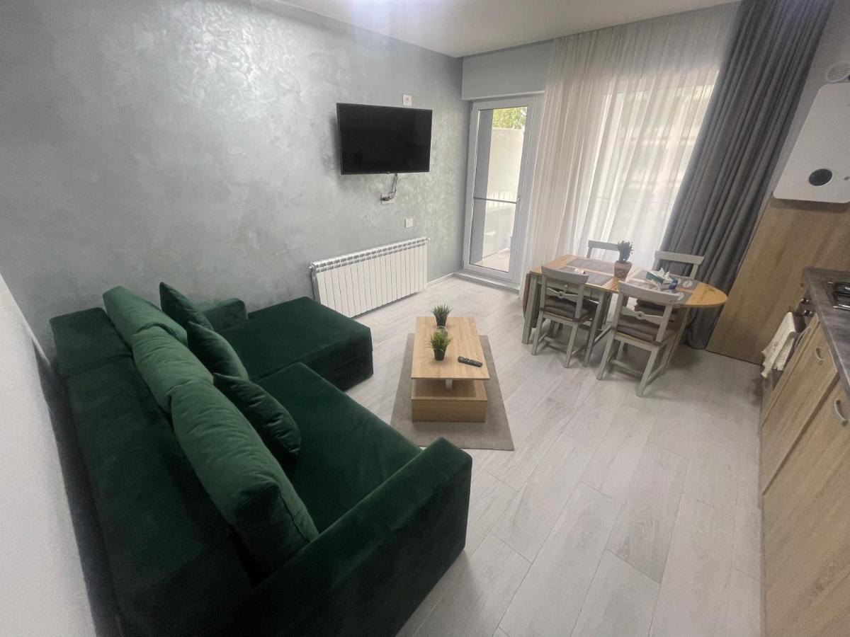 Velier Holiday Apartments Mamaia Esterno foto