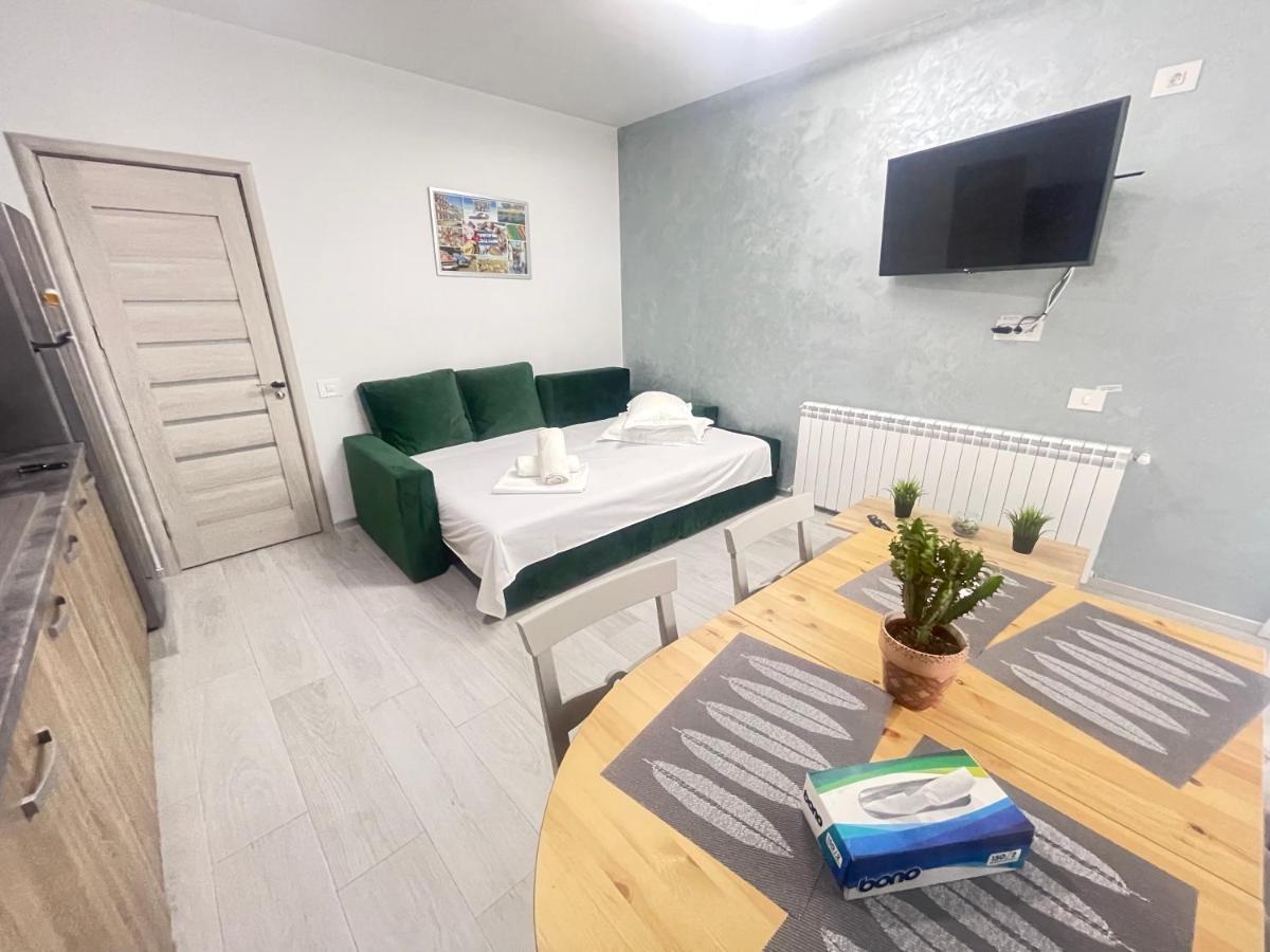 Velier Holiday Apartments Mamaia Esterno foto