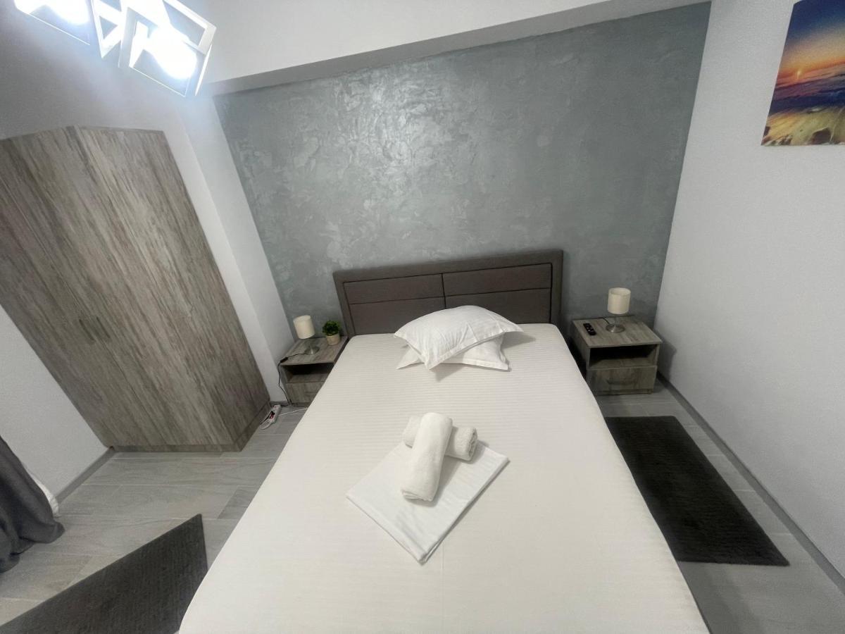 Velier Holiday Apartments Mamaia Esterno foto