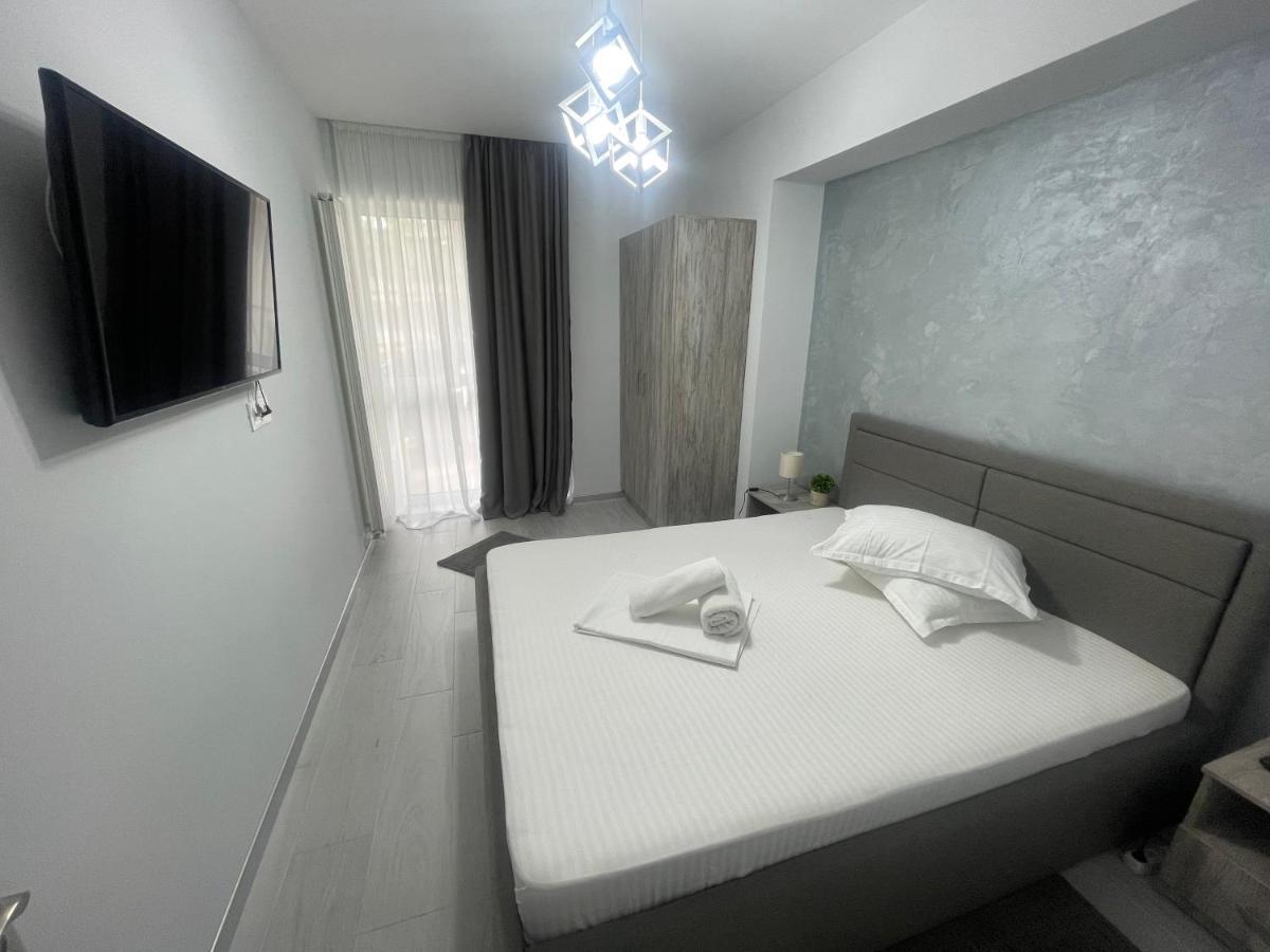 Velier Holiday Apartments Mamaia Esterno foto